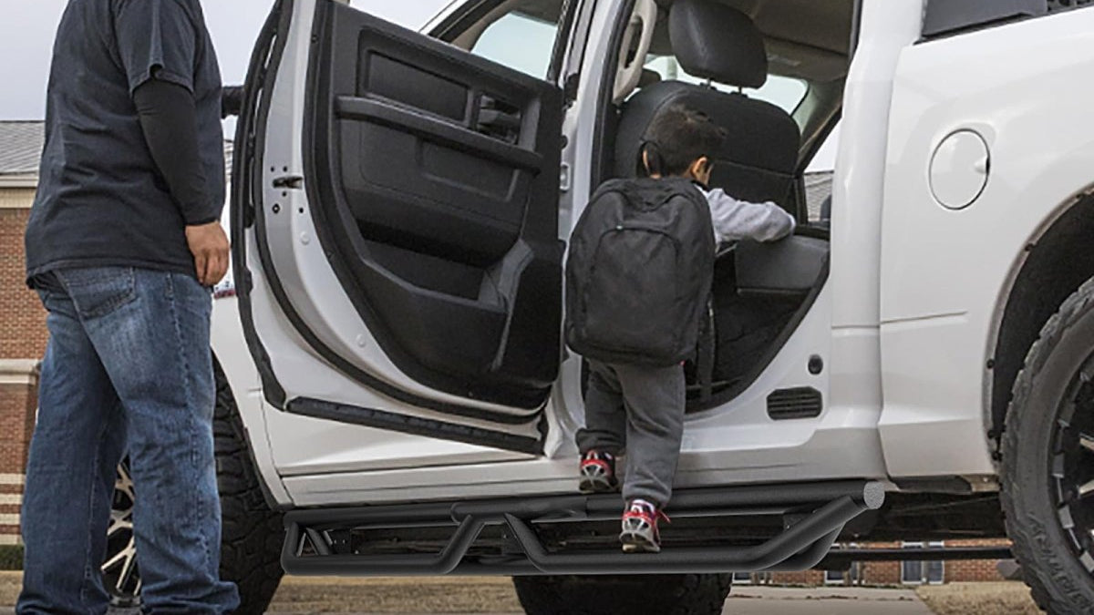 Side Steps for Trucks ​2024 Toyota Tacoma